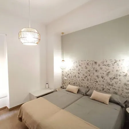 Moderno Apartamento Cerca De La Playa בנידורם