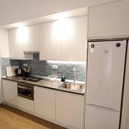 Moderno Apartamento Cerca De La Playa דירה בנידורם